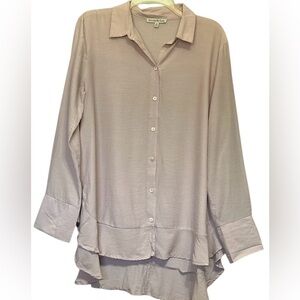 See and be seen brand women’s oversized button down light purple color size m